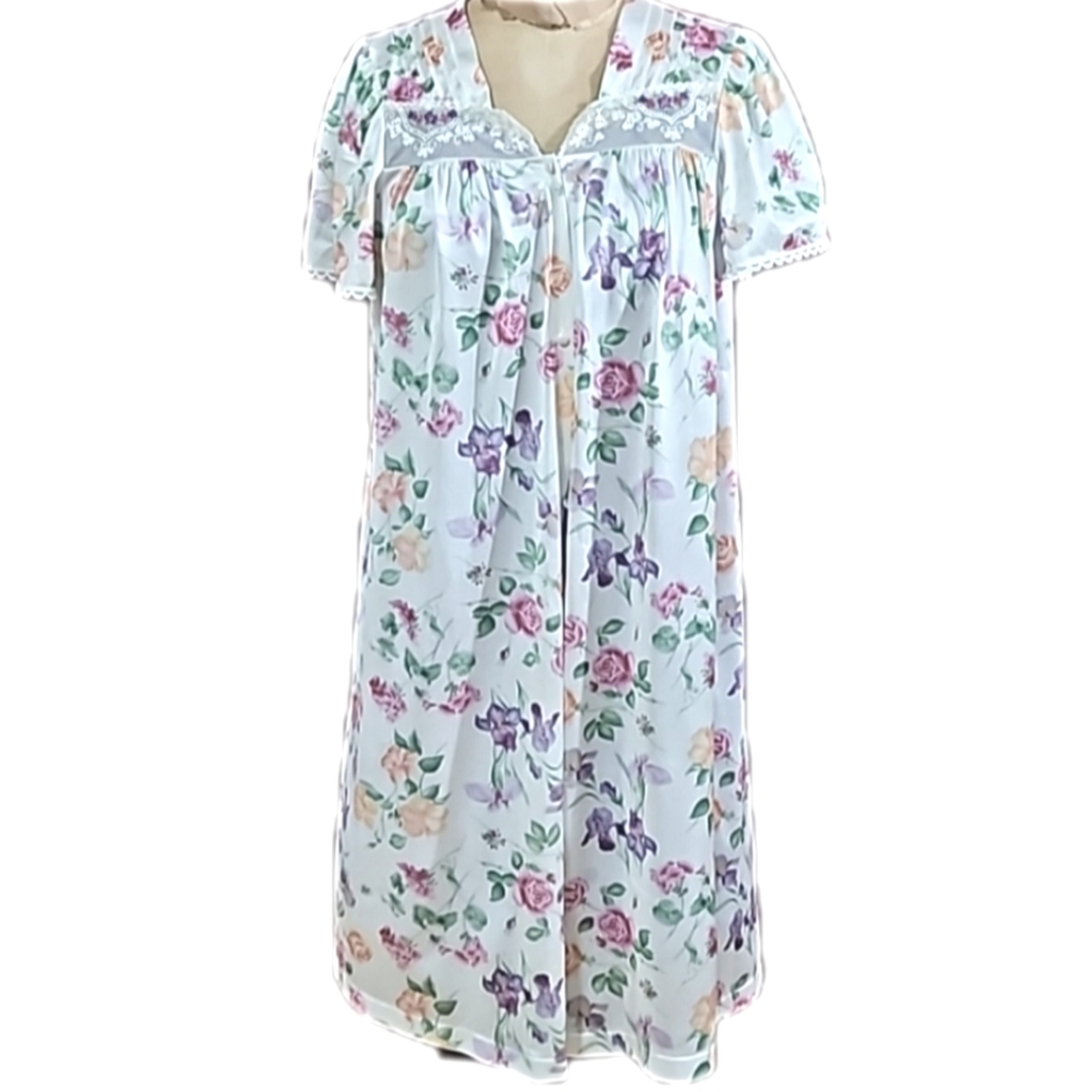 Vanity Fair ridiculously silly floral robe.  NWOT
